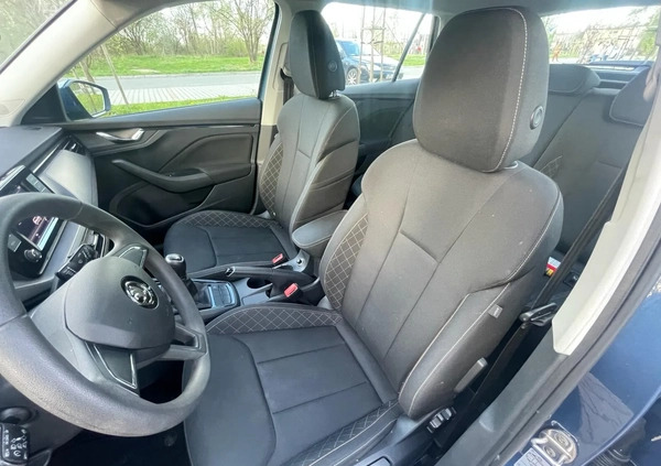 Skoda Kamiq cena 55899 przebieg: 60000, rok produkcji 2019 z Biała małe 326